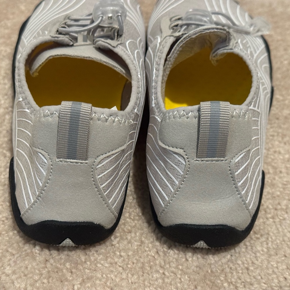 BEAREFOOT Clouders NWOT - Picture 7 of 8